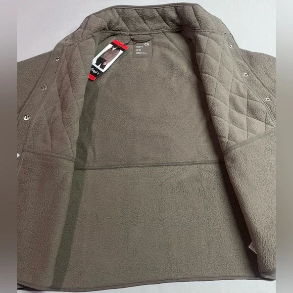 GapFit Women's Fleece Sherpa Button-Down Jacket NWT - Picture 6 of 6